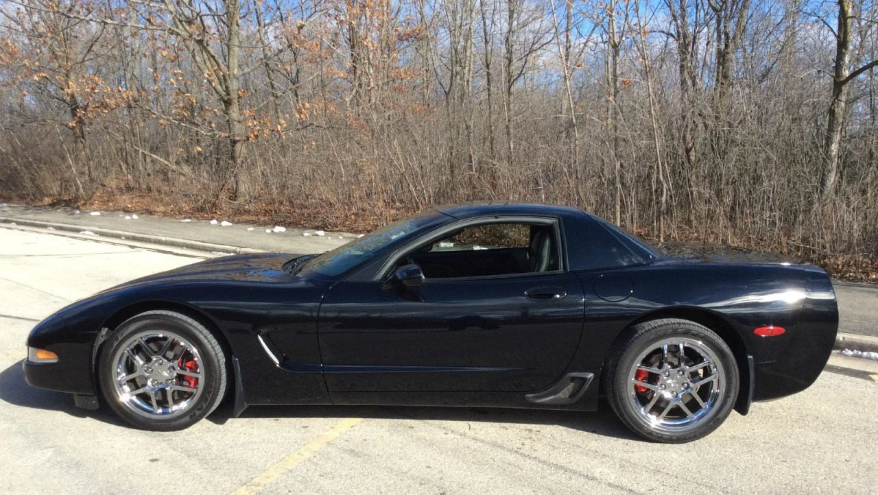 Click to Enlarge-Esc to Close Corvette Generations/C5/C5 1999 Black Left side.webp